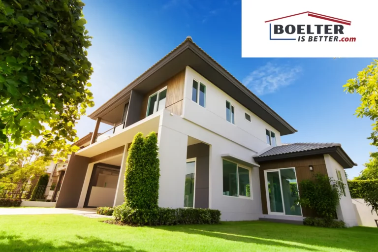 How much does it cost to reside a house?